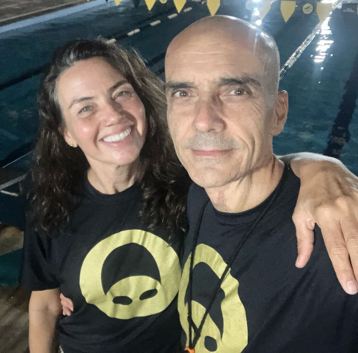 Casal Eu Nado